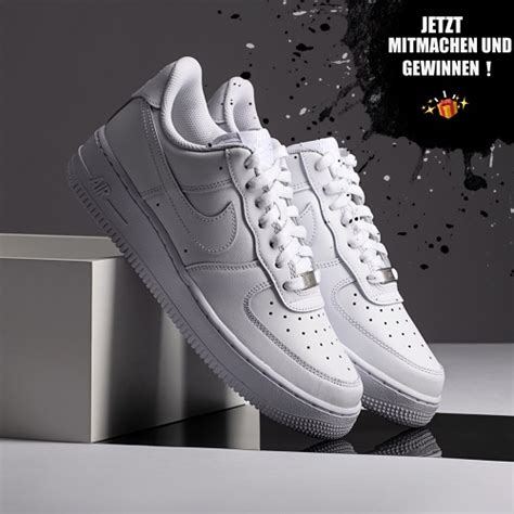 adidas & Nike Sneakers Onlineshop 